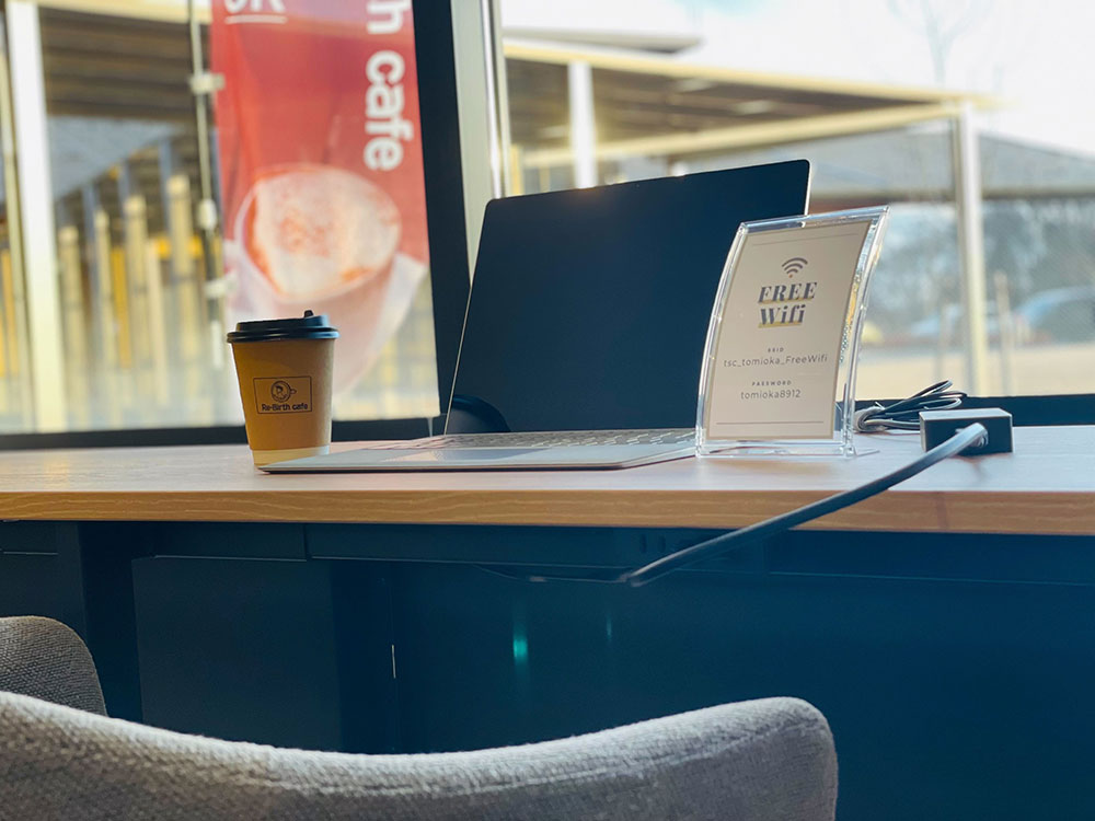 地元産の野菜や果物などの食材を活かして健康を考えて考案したスコーンやスープを中心に提供しています。